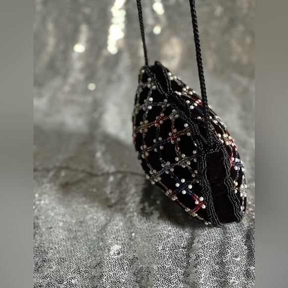 Black Beaded Crossbody Bag - Picture 4 of 16